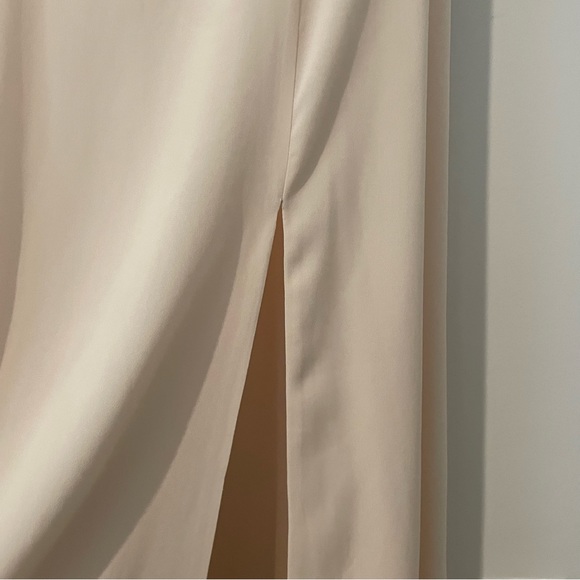 Fame and Partners Cream Gown Off the Shoulder Fitted Waist Size M High Slit - Picture 10 of 16